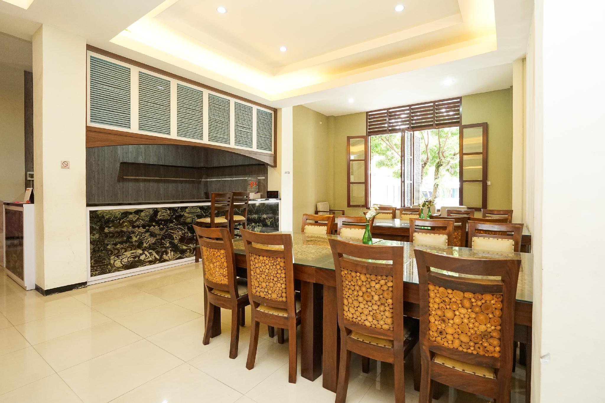 Oyo 282 Putri Utari Guest House 23/31
