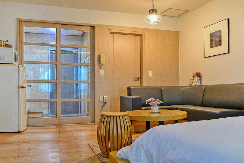 Tongyeong Mongdol House Pension 29/50