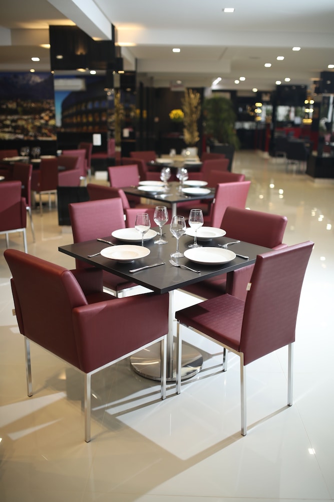 Holiday And Business Hotel 42/50