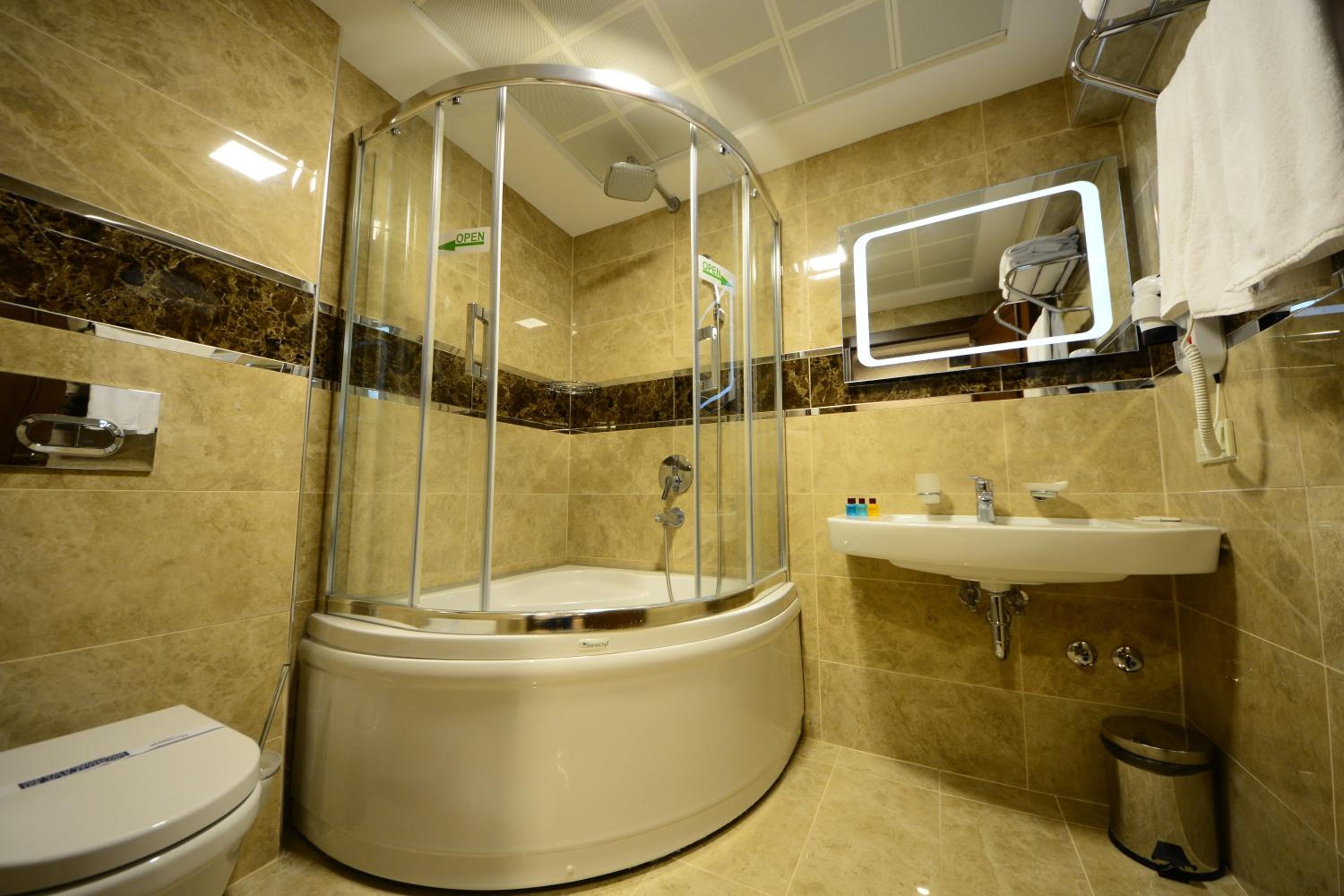 غرفة ثلاثية، Grand Bazaar Hotel 7/10