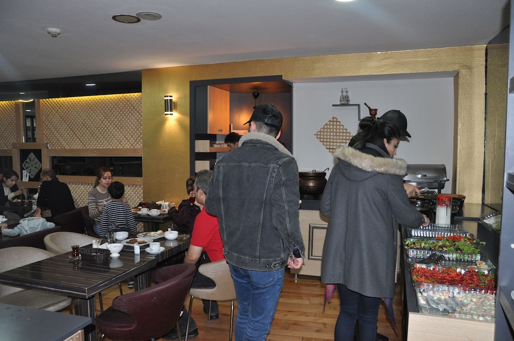 Istcity Hotel 3/47