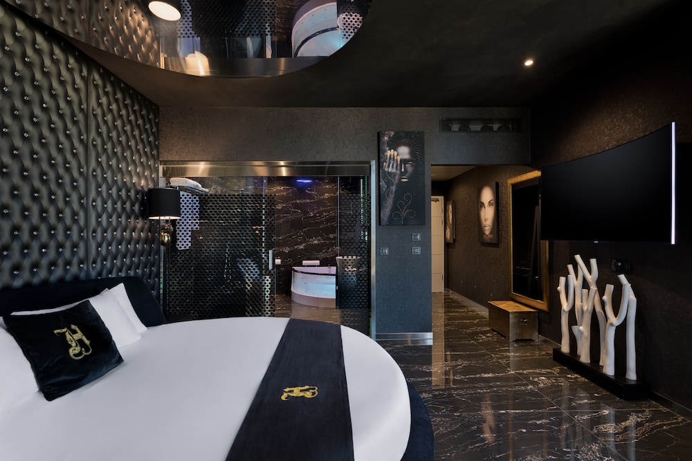 Hugos Boutique Hotel - Adults Only 58/76
