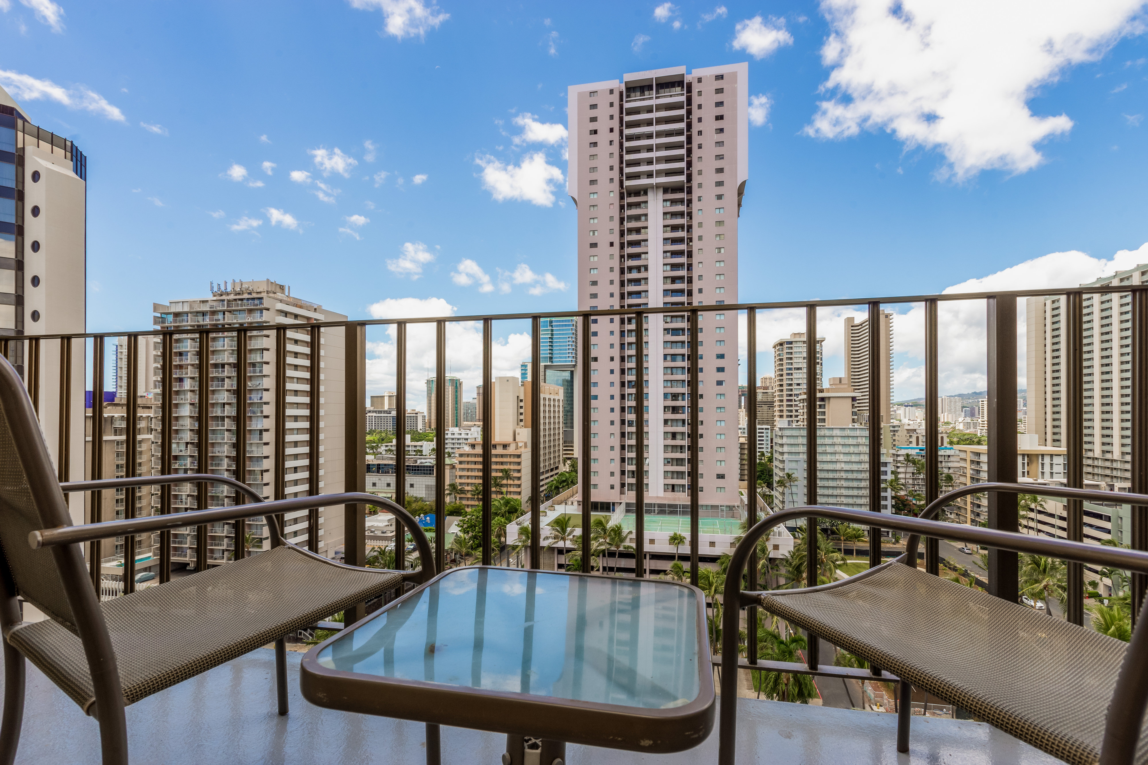 Ohia Waikiki Studio Suites 92/99