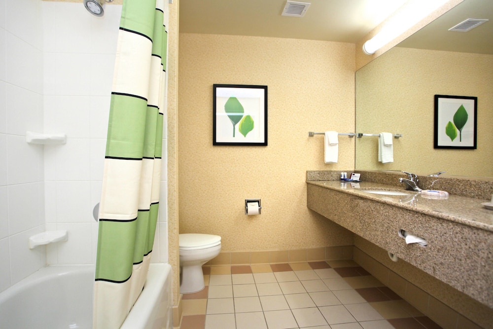 Fairfield Inn and Suites Jacksonville Beach 21/54