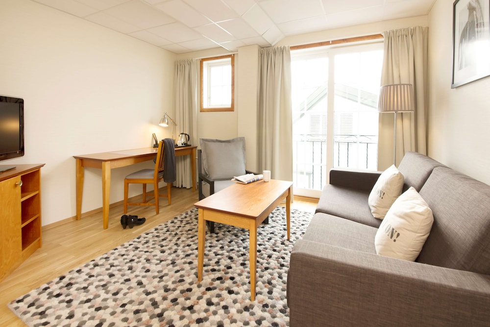 Home Hotel Grimstad 43/61