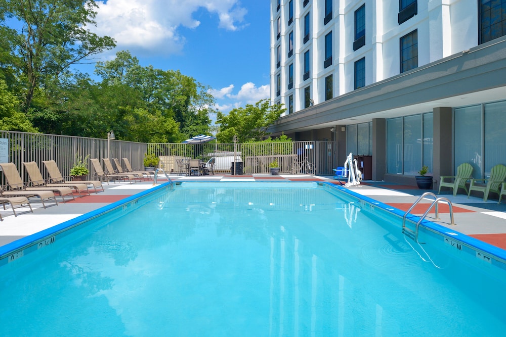 Holiday Inn Express Towson Baltimore North 60/63