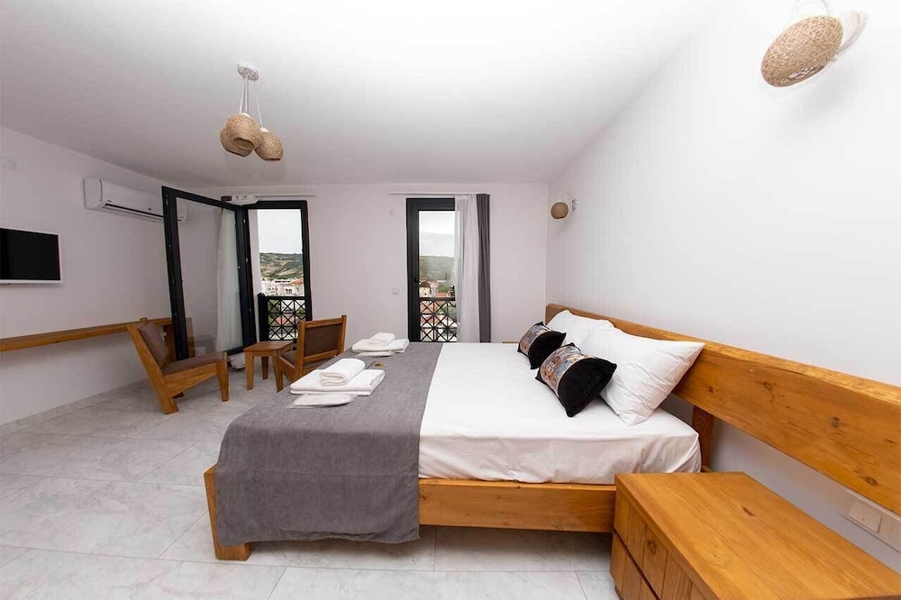 Foca Kybele Hotel 3/17