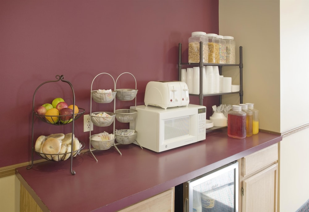Americas Best Value Inn Gaylord 26/42