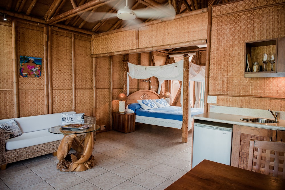 MAGIC REEF BUNGALOWS 22/66