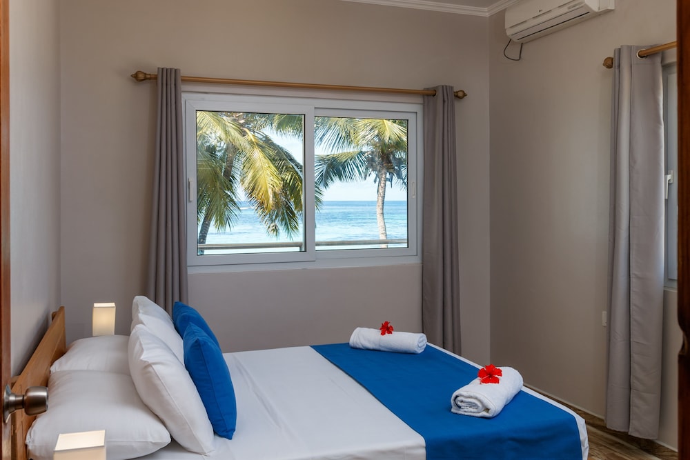 Shanaz Beachside Retreat 12/32