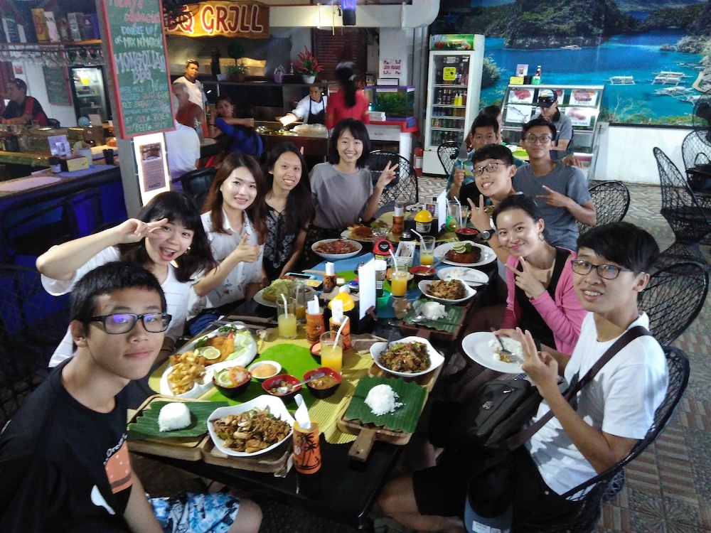 Mango's Beachfront Resort 55/69