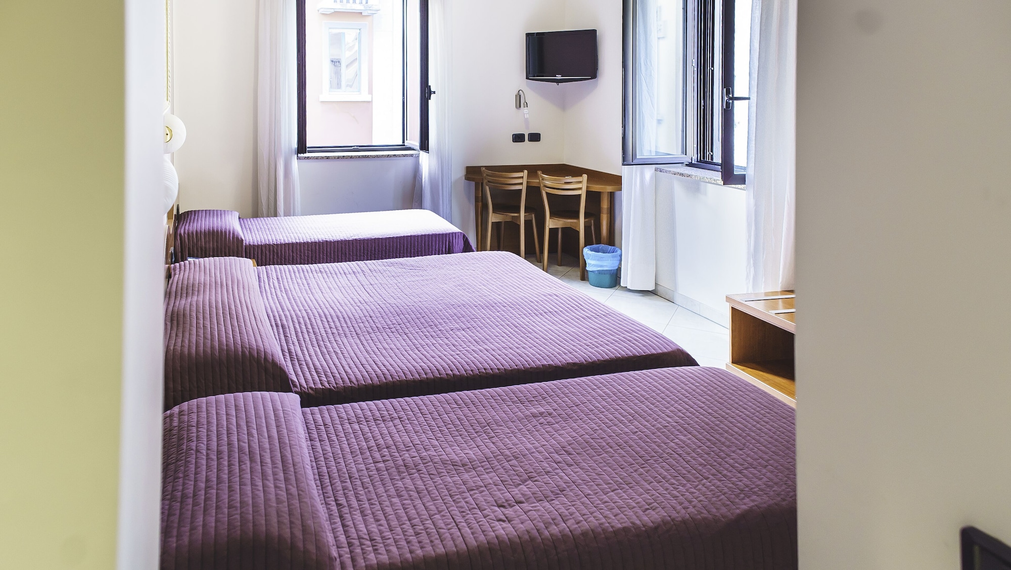 ROOM, QUADRUPLE
