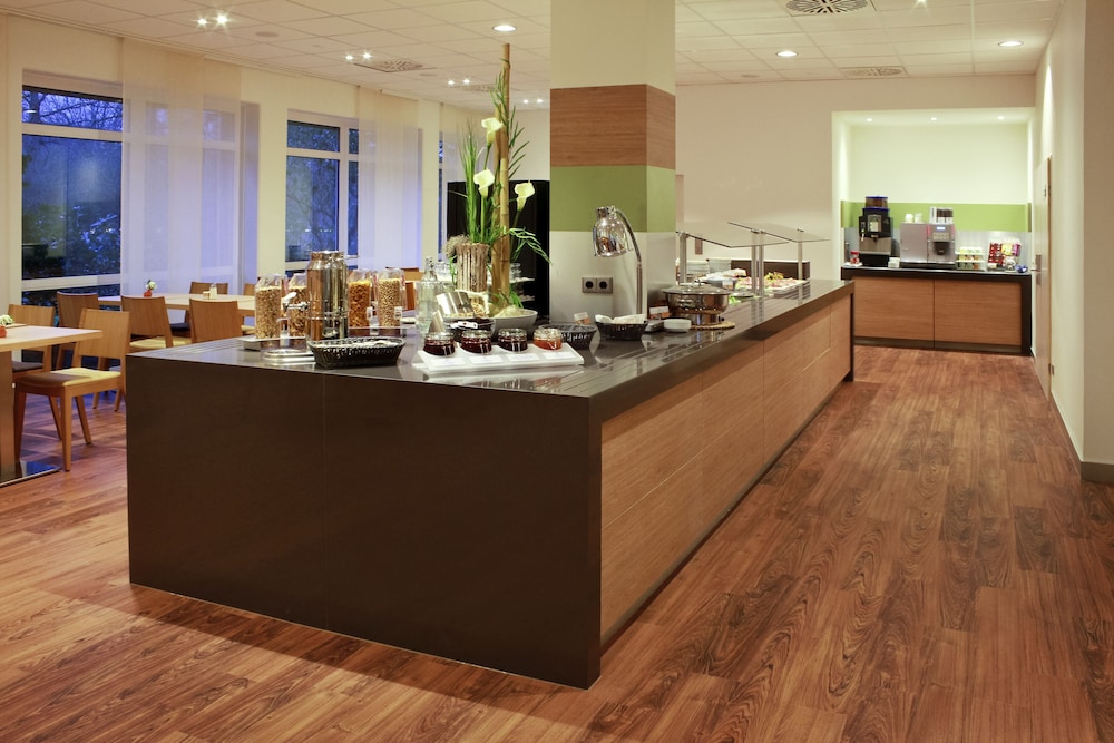 IBIS HANNOVER MEDICAL PARK 56/64