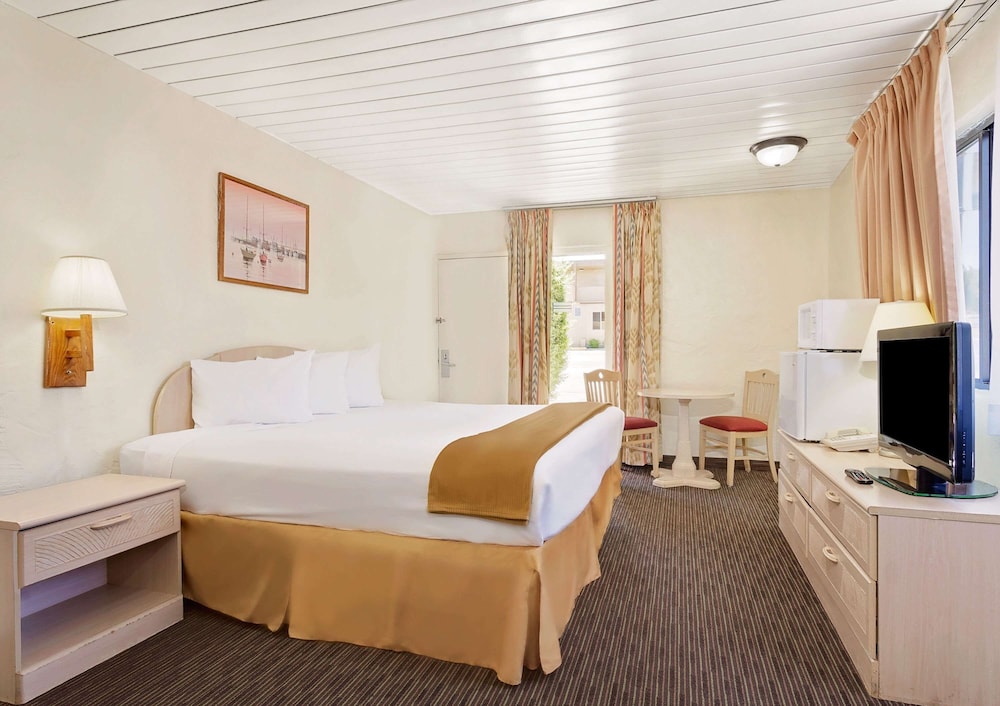 Knights Inn Page Az 13/19