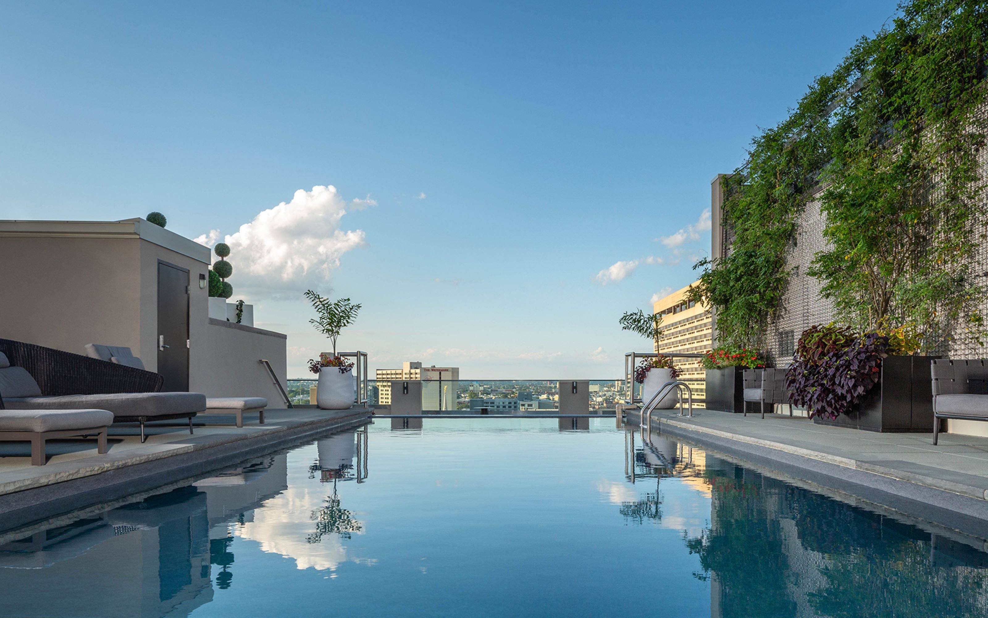 The Windsor Suites 44/44