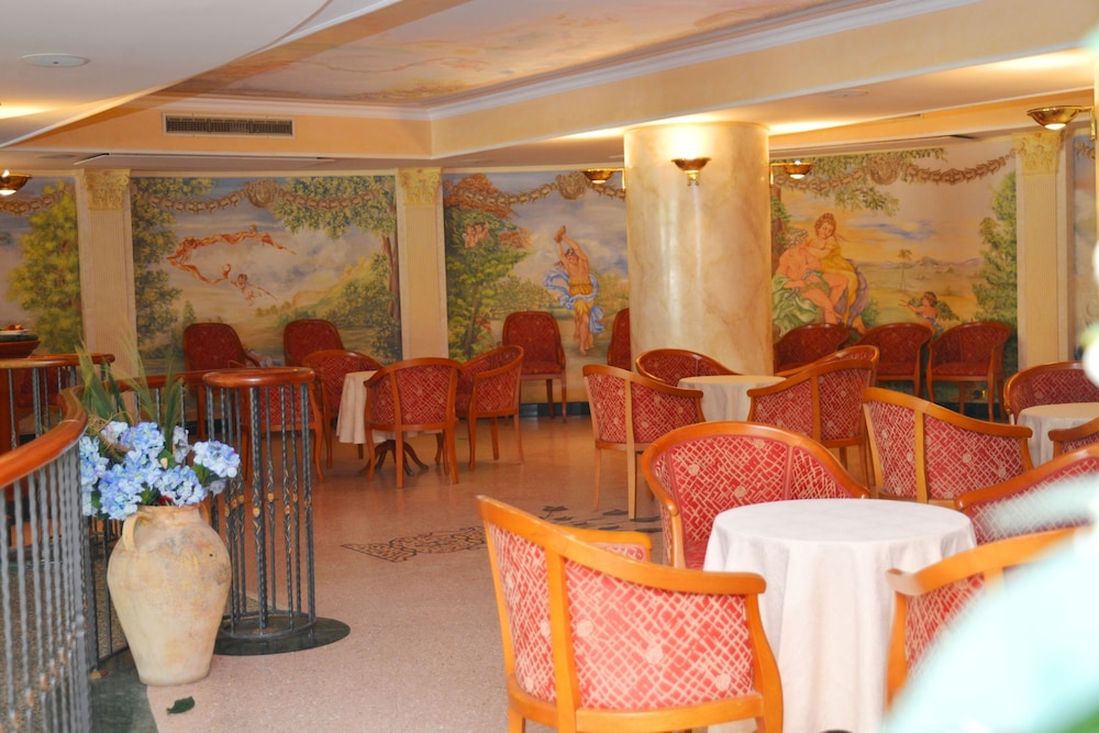 Afrodite Boutique Hotel 54/64