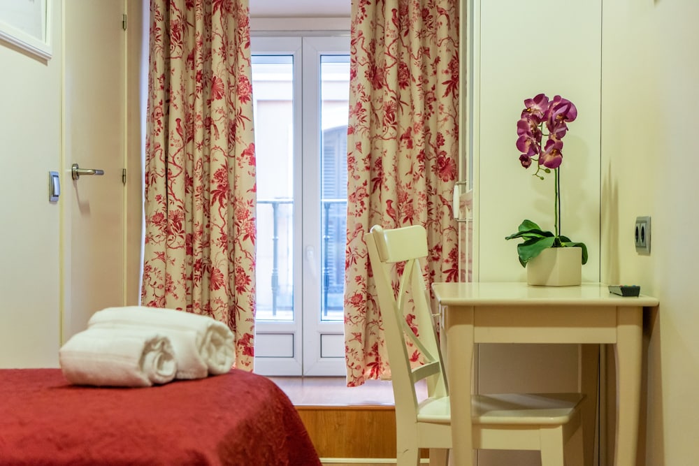 Matheu Hostal 30/52