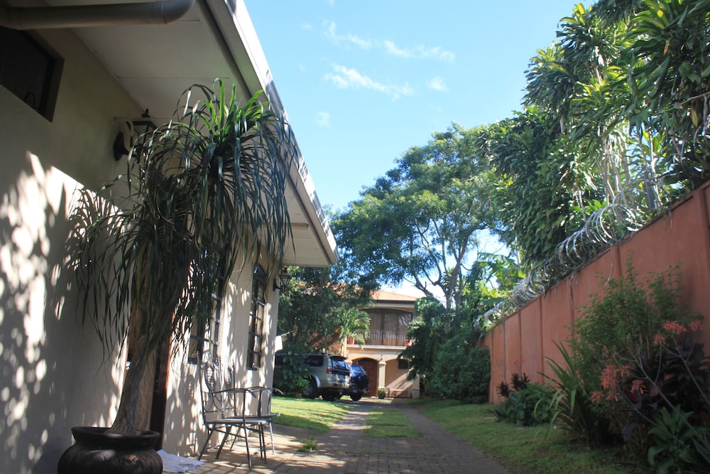 Hotel Santa Maria Inn 10/56