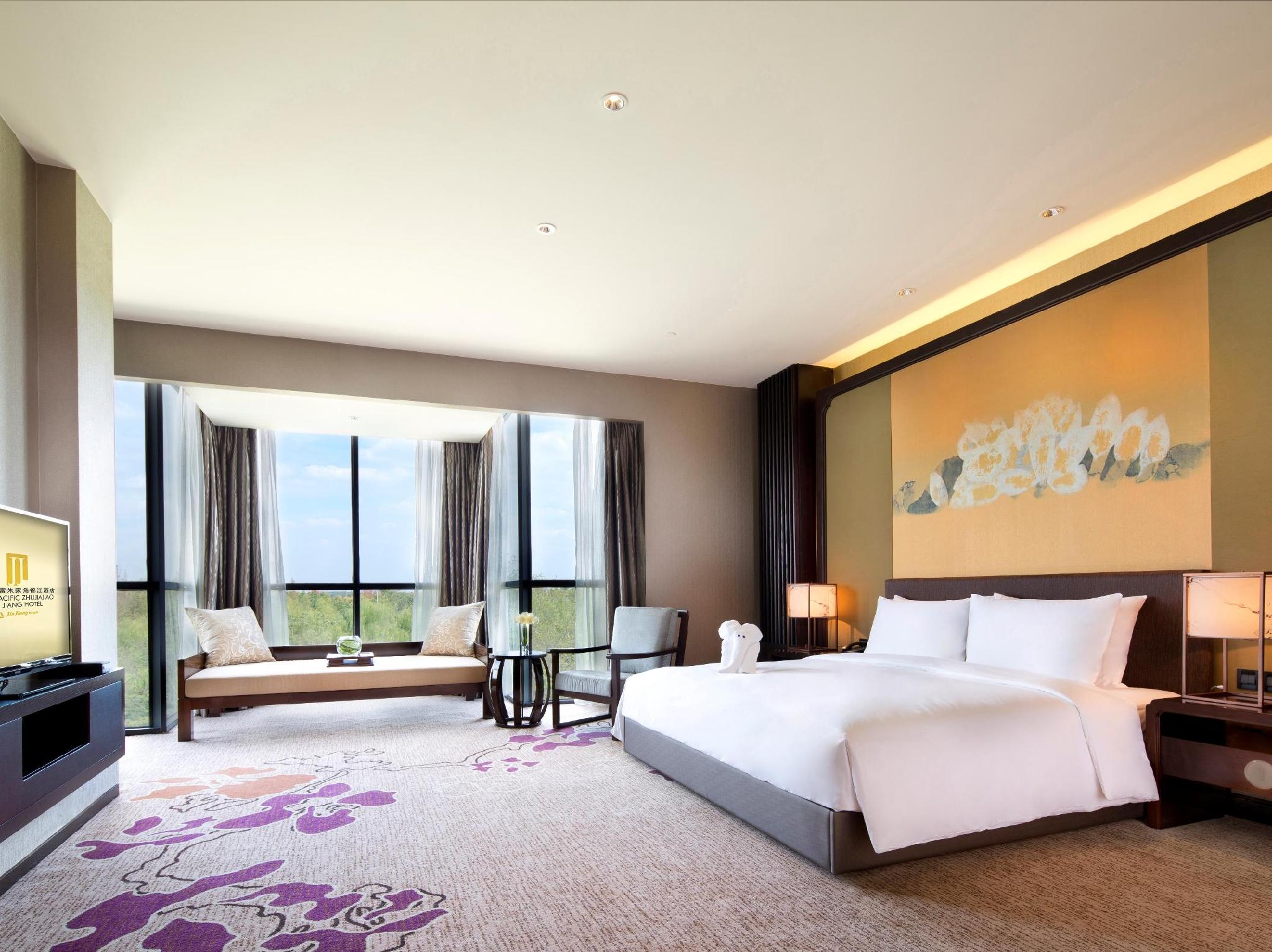 Deluxe, Suite