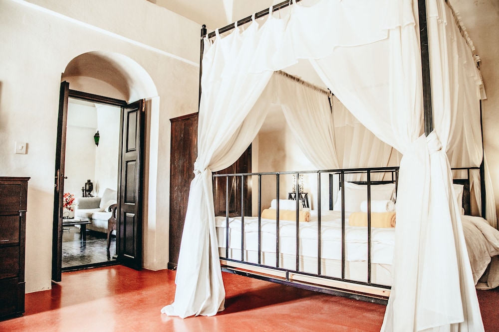 Santorini Heritage Villas &amp; Mansions 17/50