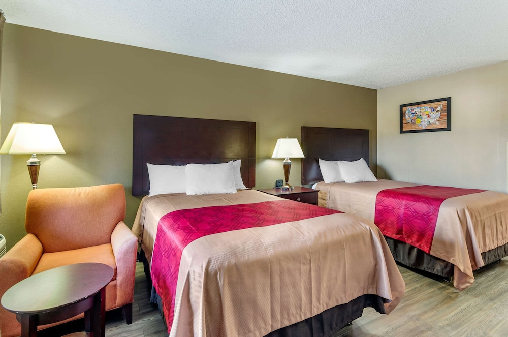 Econo Lodge Lynchburg, VA 13/50