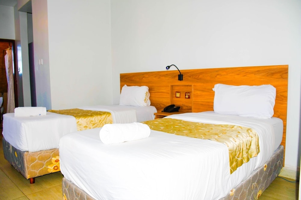 Jewelstone Hotel 37/69