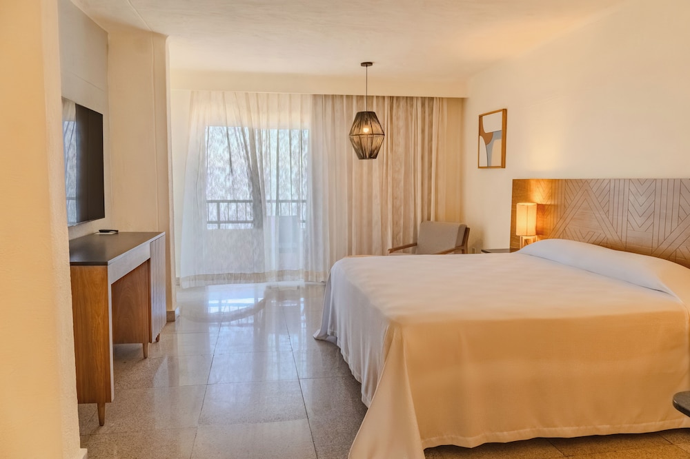 Pool View Room