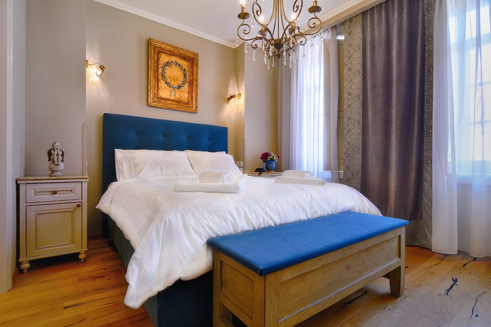 Hotel Antique 13/50