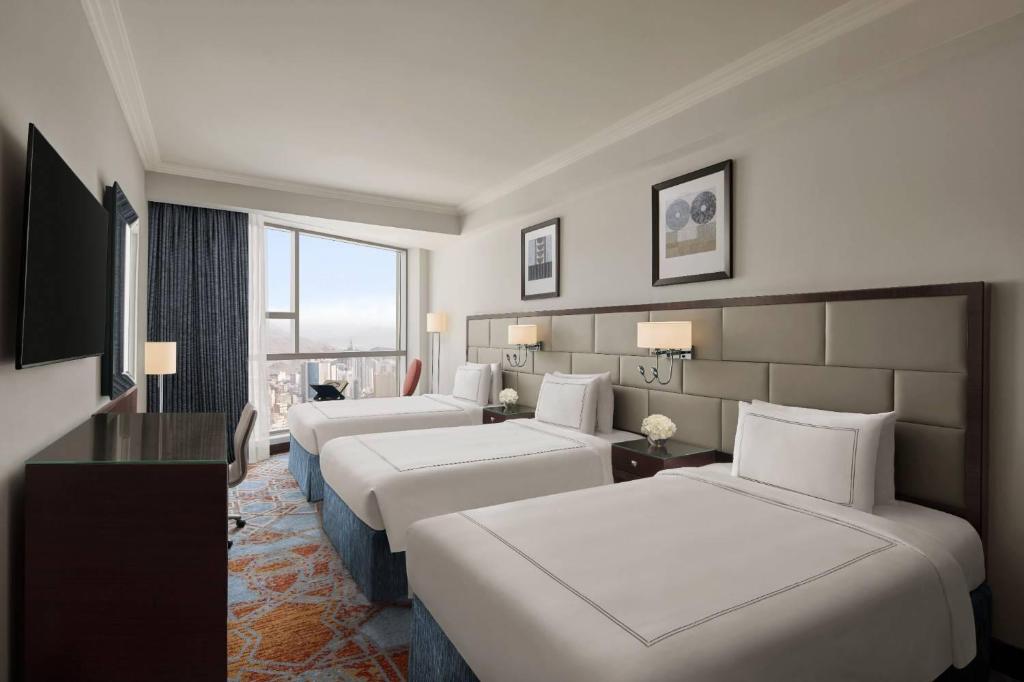 City, Classic, Triple, 3 Beds