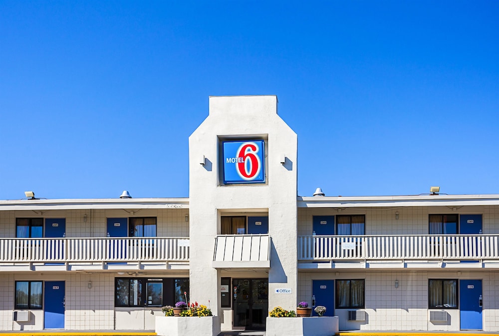 Americas Best Value Inn Bangor 1/43