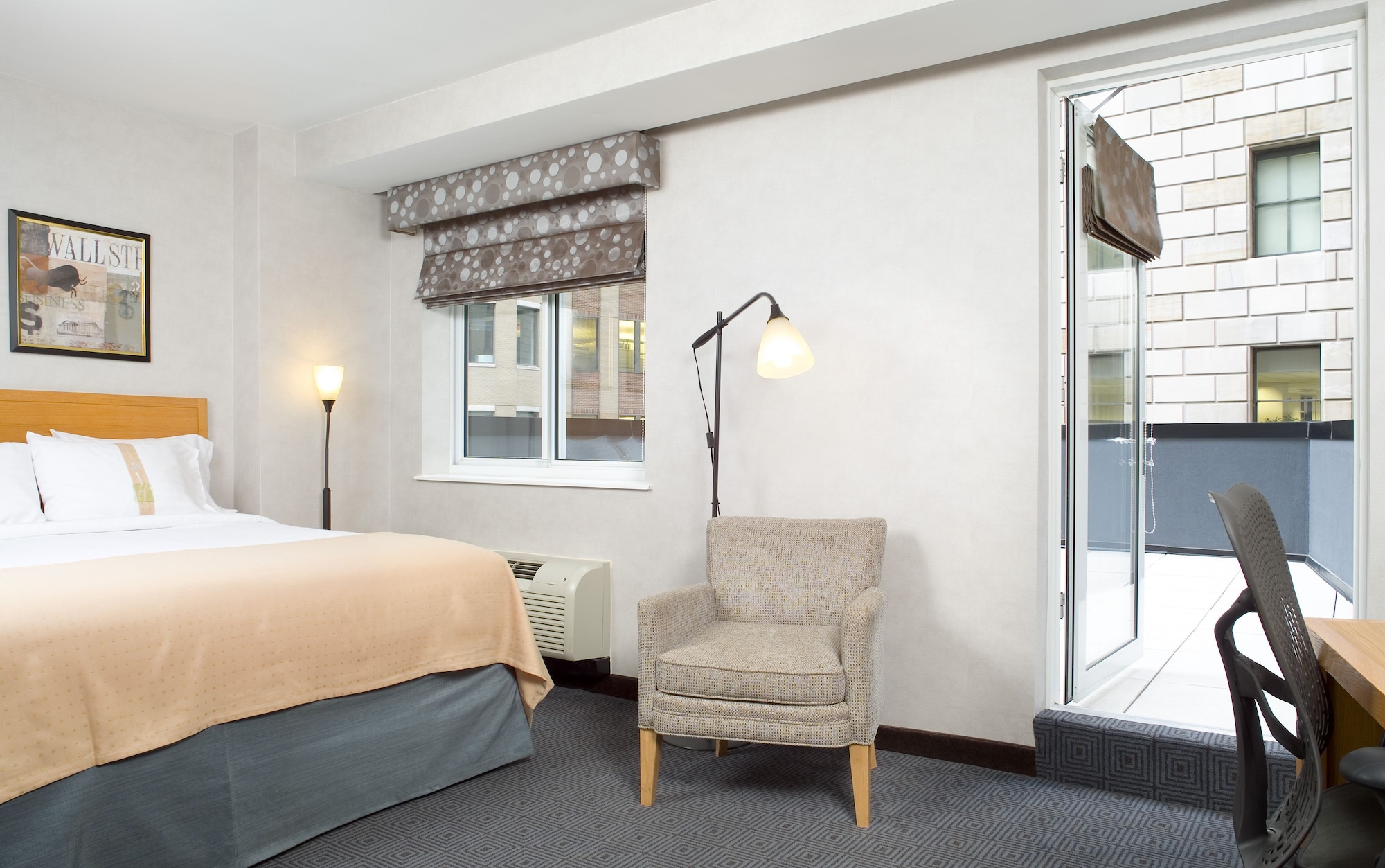 FEATURE, STANDARD, KING BED, BALCONY
