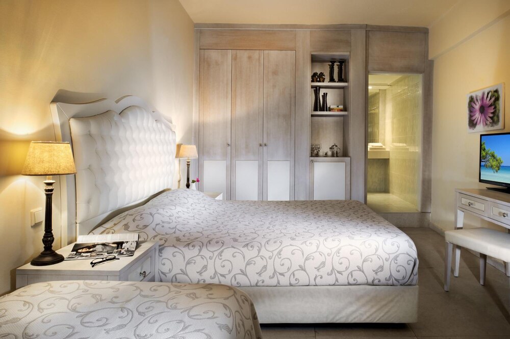 Portes Beach Hotel 14/64