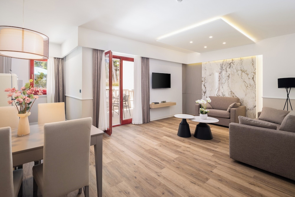 APARTHOTEL TAMARIS 48/74