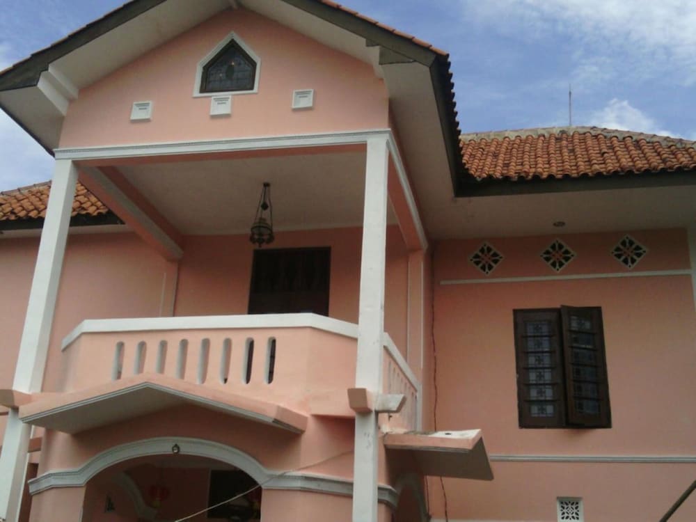 Kost 48 Surabaya 1/46