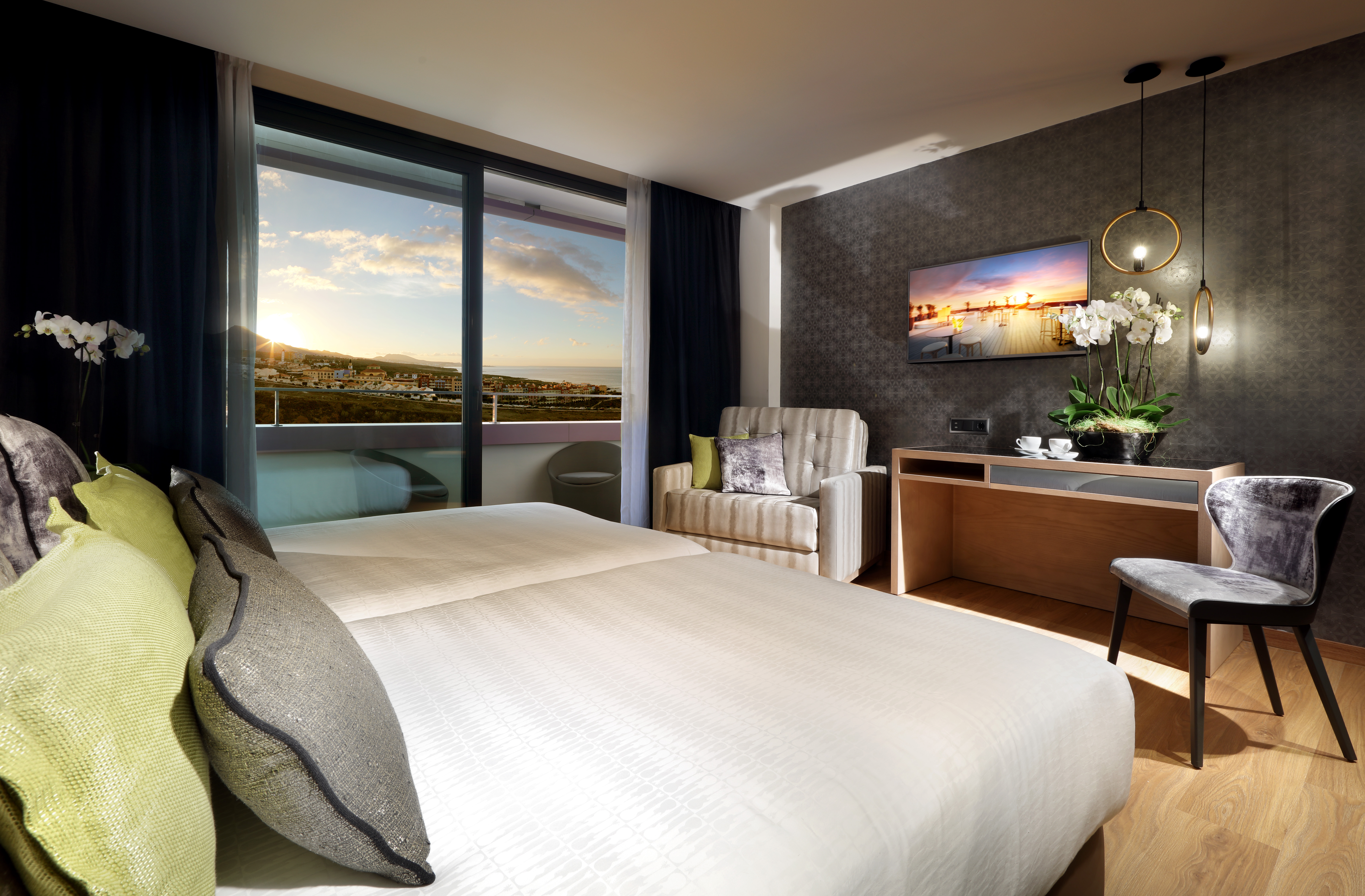 Deluxe, Double Bed