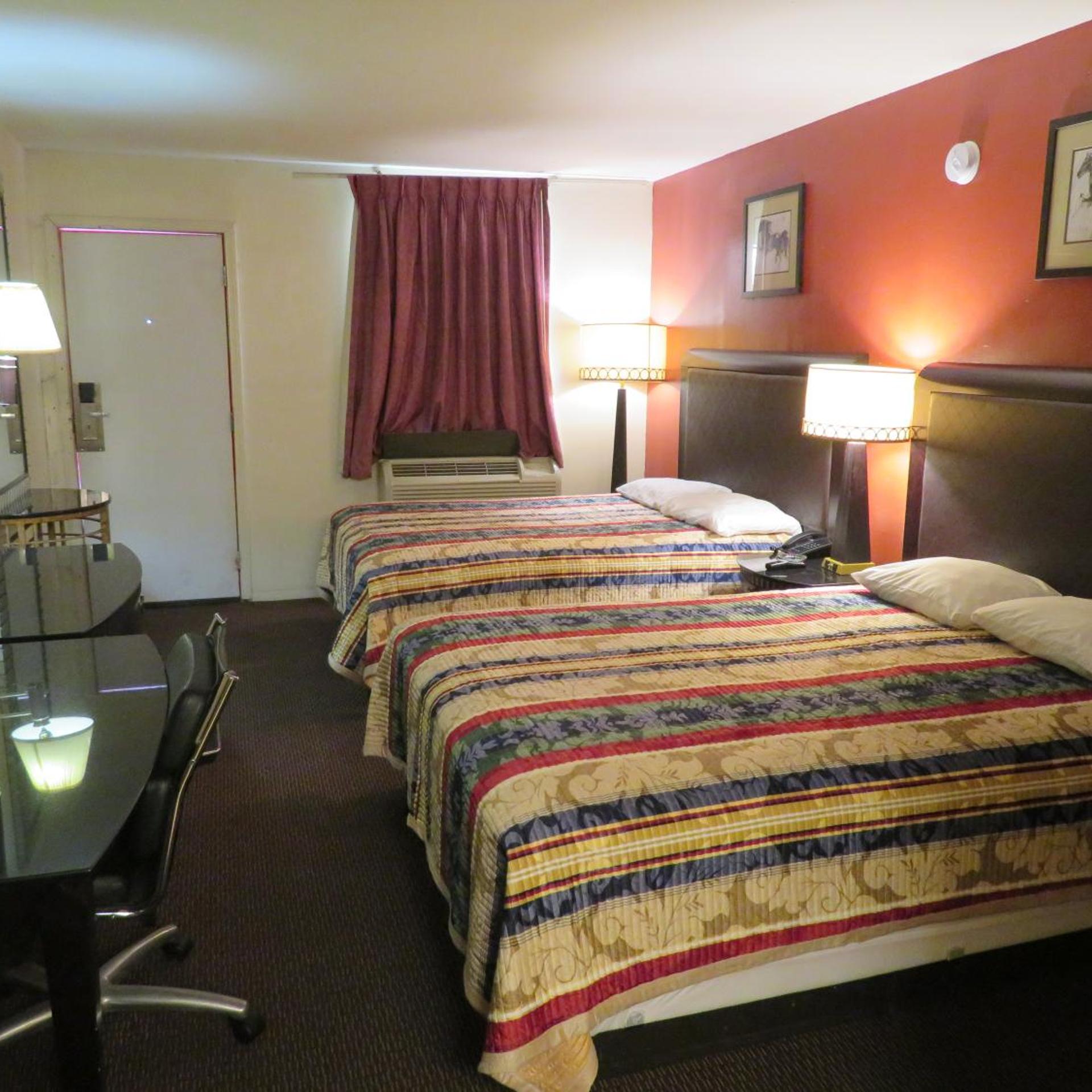 Travel Inn Motel 8/16