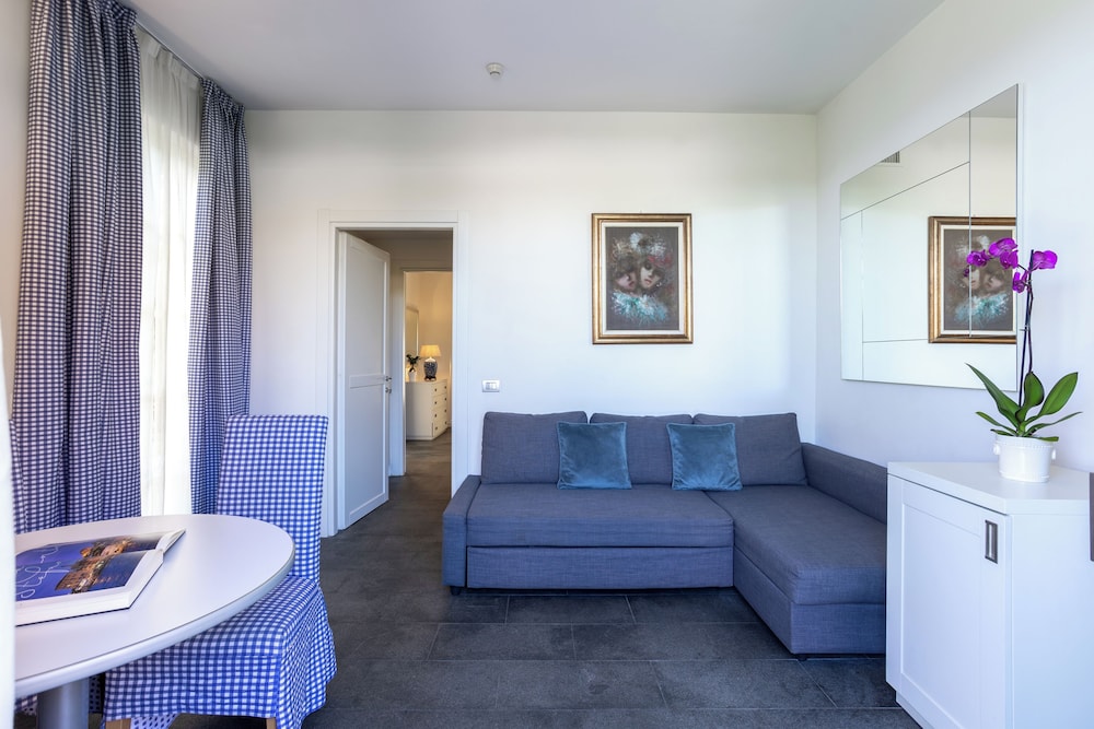 Residence Hotel Antico Verbano 36/56