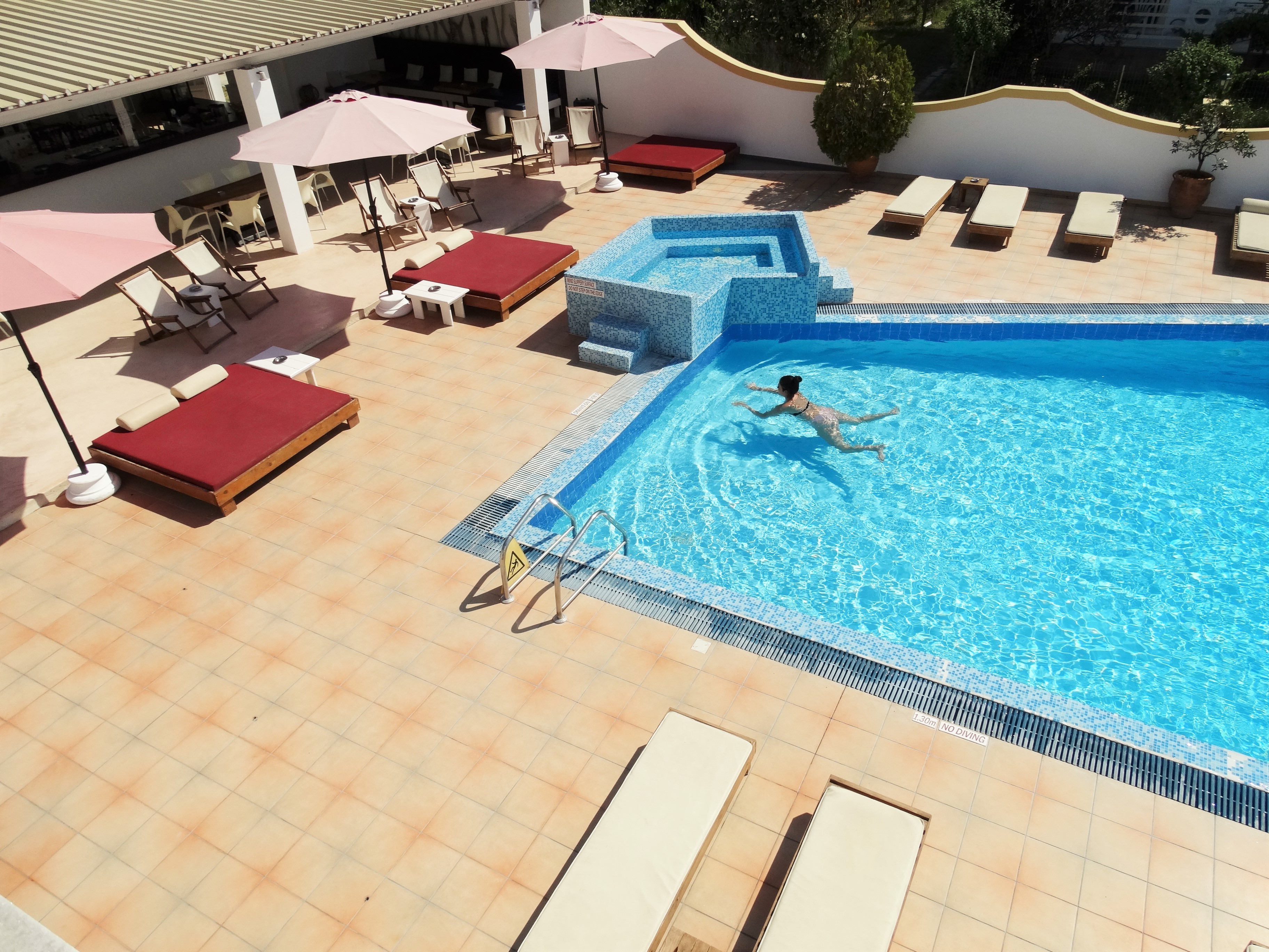 Oasis Beach Club 20/42