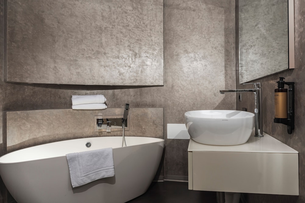 The Regent Boutique Hotel & Spa 67/67