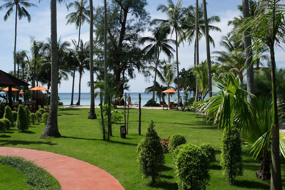 Medee Resort 69/70