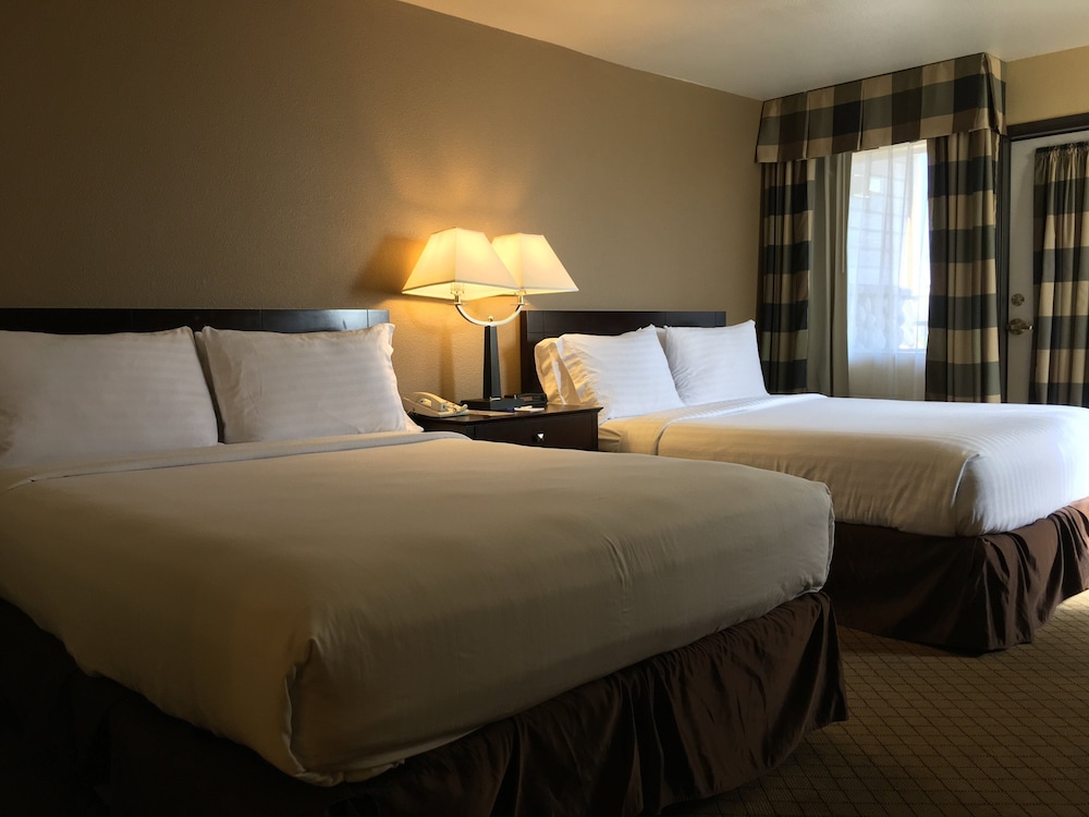 Holiday Inn Express Fallon 15/81