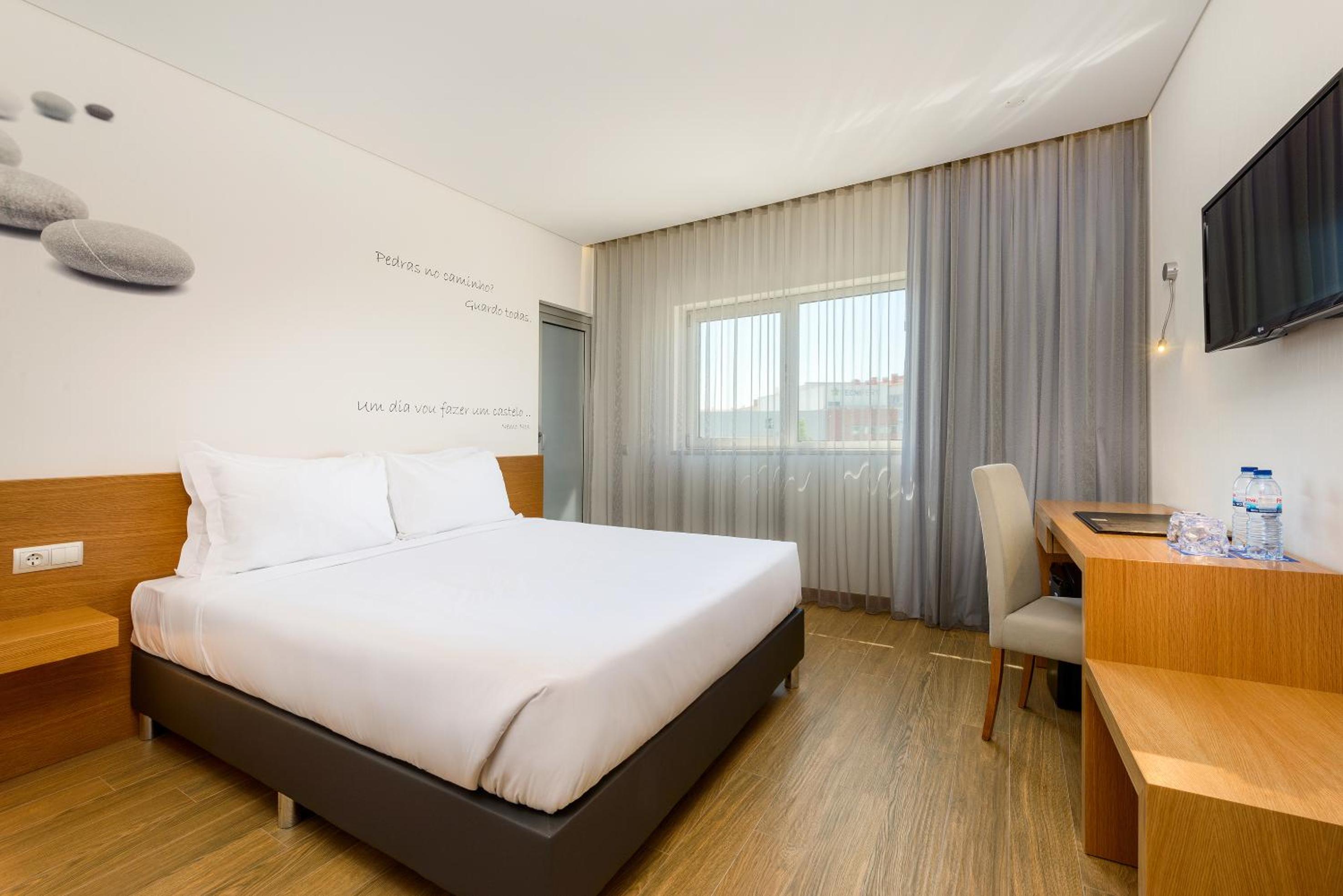 Room, Queen Bed, Accessible