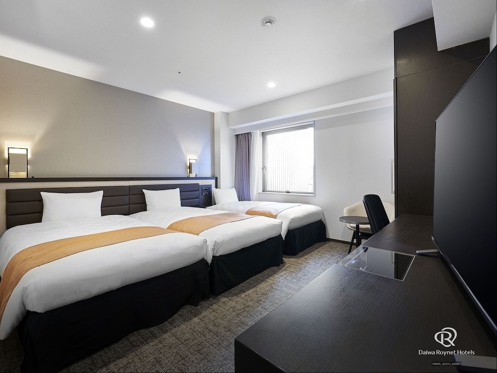 غرفة ثلاثية بسريرين منفصلين للمدخنين، Daiwa Roynet Hotel Osaka Kitahama 2/6