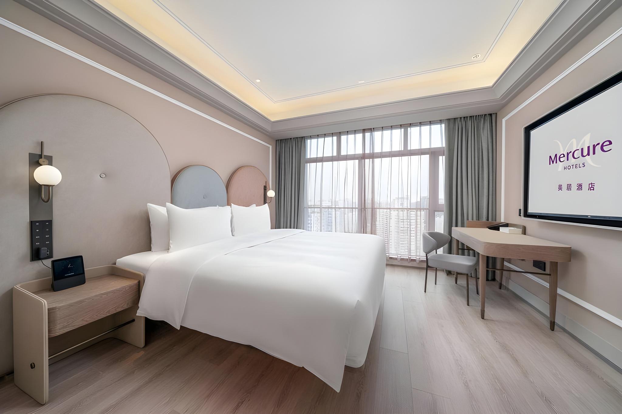 Express, Superior, Queen Bed, Panoramic Floor, Accessible