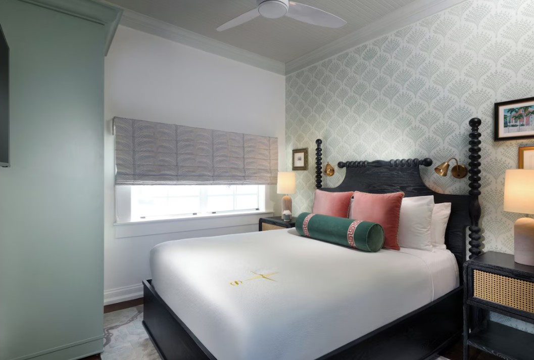 Duval Gardens, Queen Bed, Adult Only