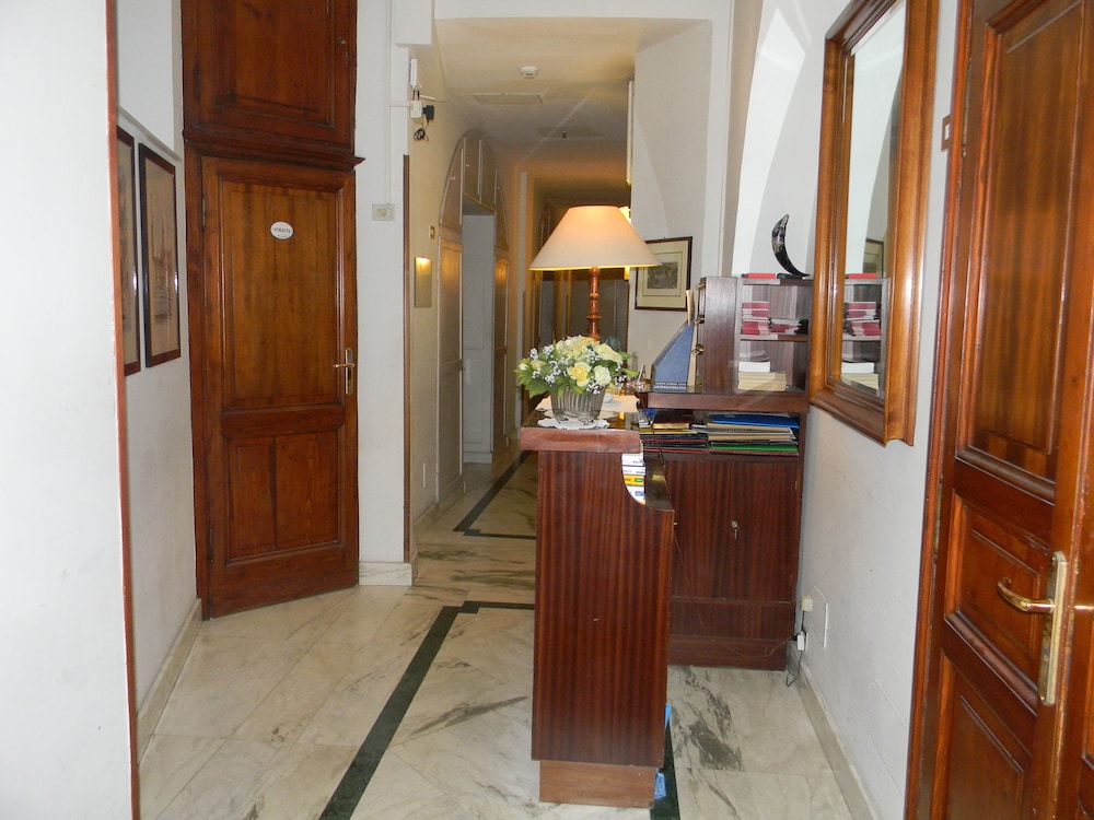 Hotel Primavera 7/64