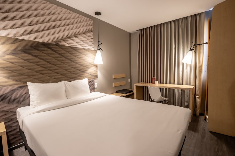 Ibis Tijuana 16/50