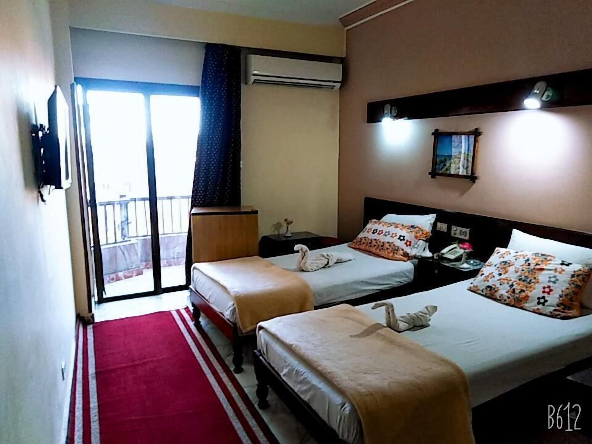 COMFORT, DOUBLE OR TWIN BED, CITY VIEW, BALCONY