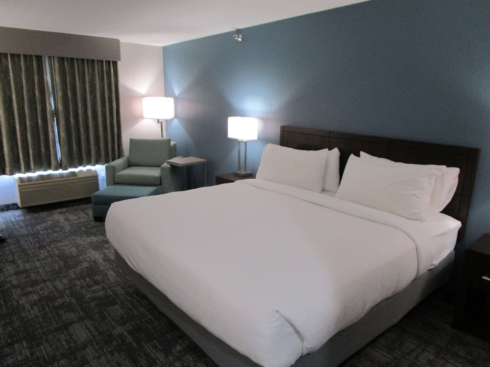 Best Western Watertown Inn Suites 14/42