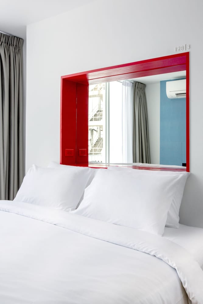128 Room and Massage 18/39